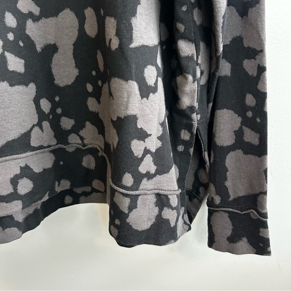 Rachel Hollis Black/Grey Made for More Acid/Stonewash Crewneck Sweatshirt Medium - Picture 8 of 10